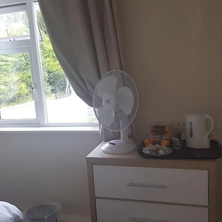 فندق مبيت وإفطار Lough Ree Manor Ballymahon